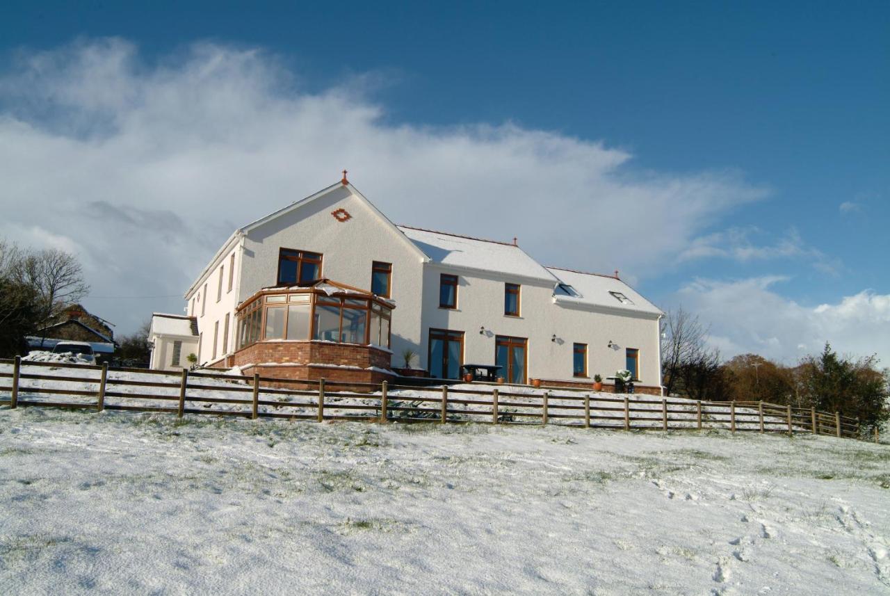 Penddaulwyn Uchaf Farm # Carmarthenshire Leilighet Nantgaredig Eksteriør bilde